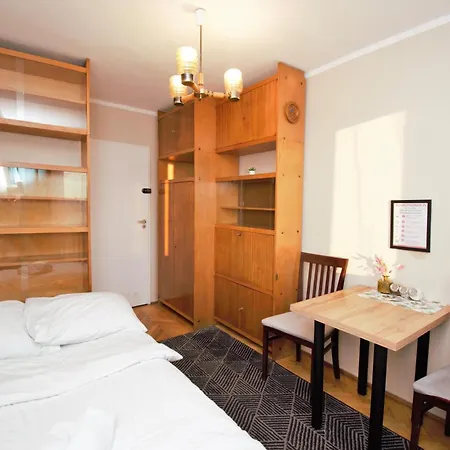 Apartment Roomspoznan Pl - Powstancow Wielkopolskich 23 - 24h Self Check-in Poznan